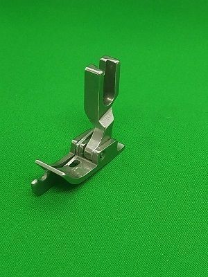 Лапка з обмежувальним бортиком для відстрочки ліва SP18 1/32 L (0,8mm) 415162446 фото